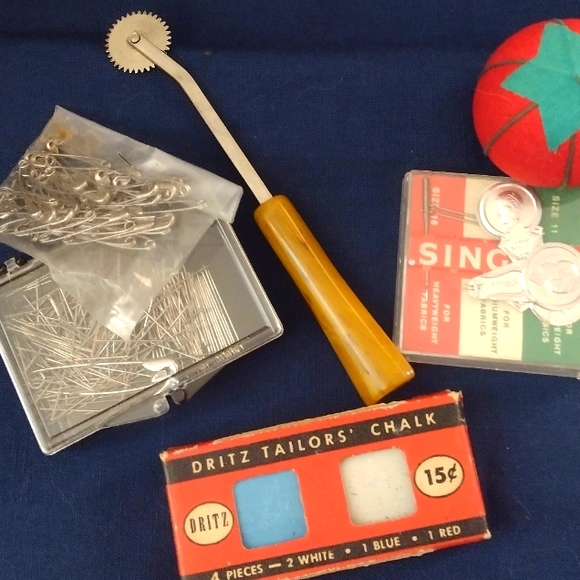 Vintage sewing supplies - Picture 4 of 4
